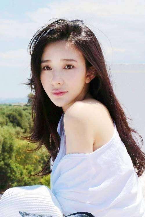 今日头条熊乃瑾,今日头条新晋女神，魅力四射引关注